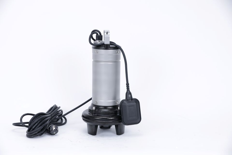 Дренажна помпа за фекални води с нож LSWm150CA LEO 1100W » XLGarden