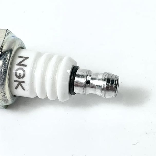 Свещ за моторни коси NGK-BM6A Arnold Parts 3021-N2-0110 » XLGarden